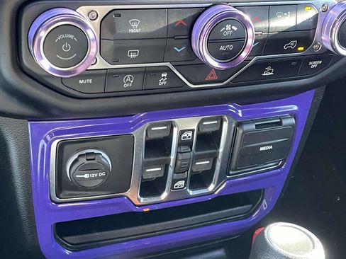 Used 2020 Jeep Gladiator Sport w/ Quick Order Package 24S image 4