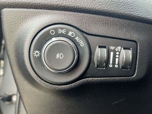 Used 2020 Jeep Compass Trailhawk image 18