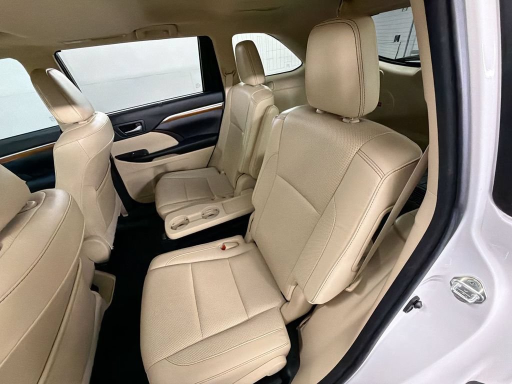 Used 2017 Toyota Highlander Limited FWD image 25