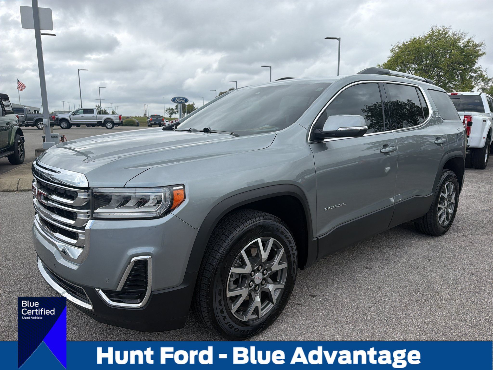 Used 2023 GMC Acadia SLE w/ Driver Convenience Package FWD image 1