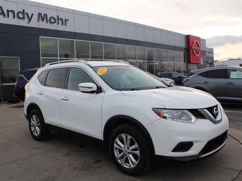 Used 2016 Nissan Rogue SV image 1