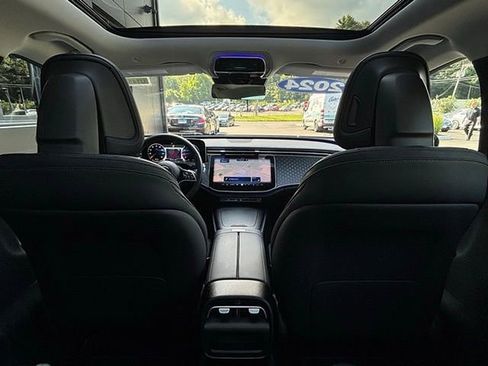 Used 2024 Mercedes-Benz E 350 4MATIC Sedan image 39