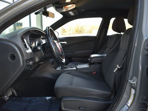Used 2018 Dodge Charger SXT w/ Blacktop Package image 14