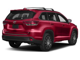 Used 2019 Toyota Highlander SE video 2
