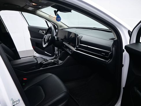 Used 2023 Kia Sportage EX image 19