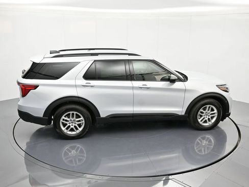 New 2026 Ford Explorer Active RWD image 32