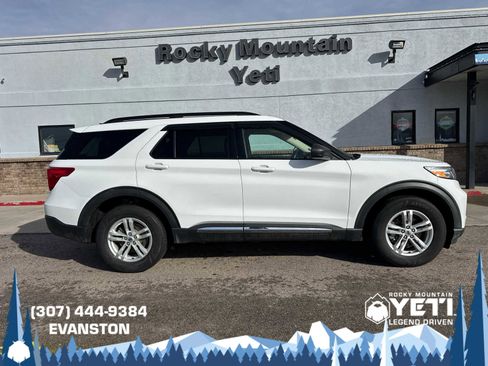 Used 2022 Ford Explorer XLT w/ Equipment Group 202A image 2