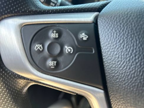 Used 2023 GMC Acadia SLE w/ Driver Convenience Package FWD image 22