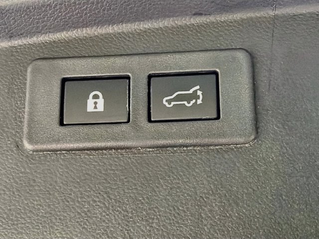 Used 2025 Subaru Outback Touring AWD/4WD image 13
