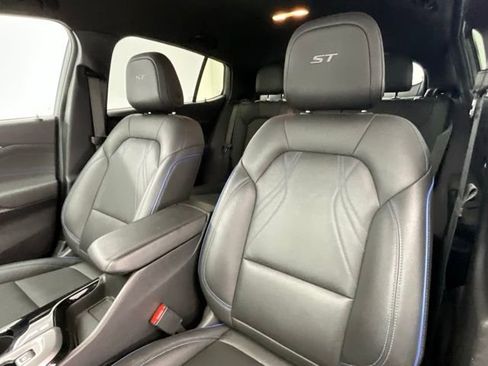 Used 2025 Buick Envista Sport Touring FWD image 6