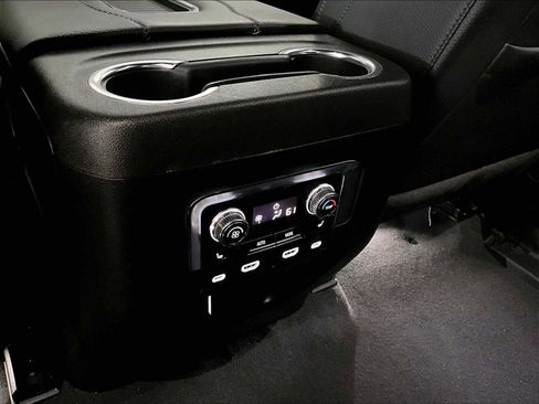 Used 2024 GMC Yukon XL Denali w/ Denali Reserve Package image 29