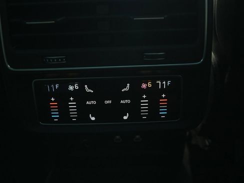 Used 2022 Audi Q8 Premium Plus image 30