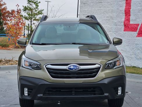 Used 2021 Subaru Outback Premium image 2