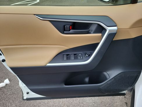 Used 2023 Toyota RAV4 LE image 16