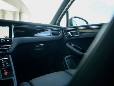 New 2026 Porsche Macan image 26