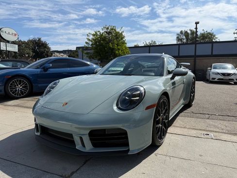 Used 2025 Porsche 911 Carrera RWD image 7