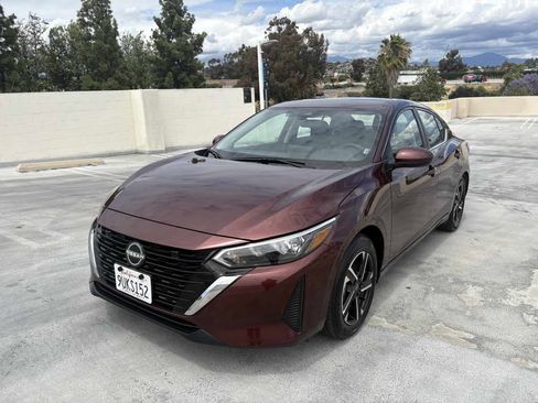 Used 2025 Nissan Sentra SV FWD image 4