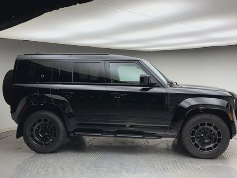 New 2026 Land Rover Defender 110 OCTA AWD/4WD image 9