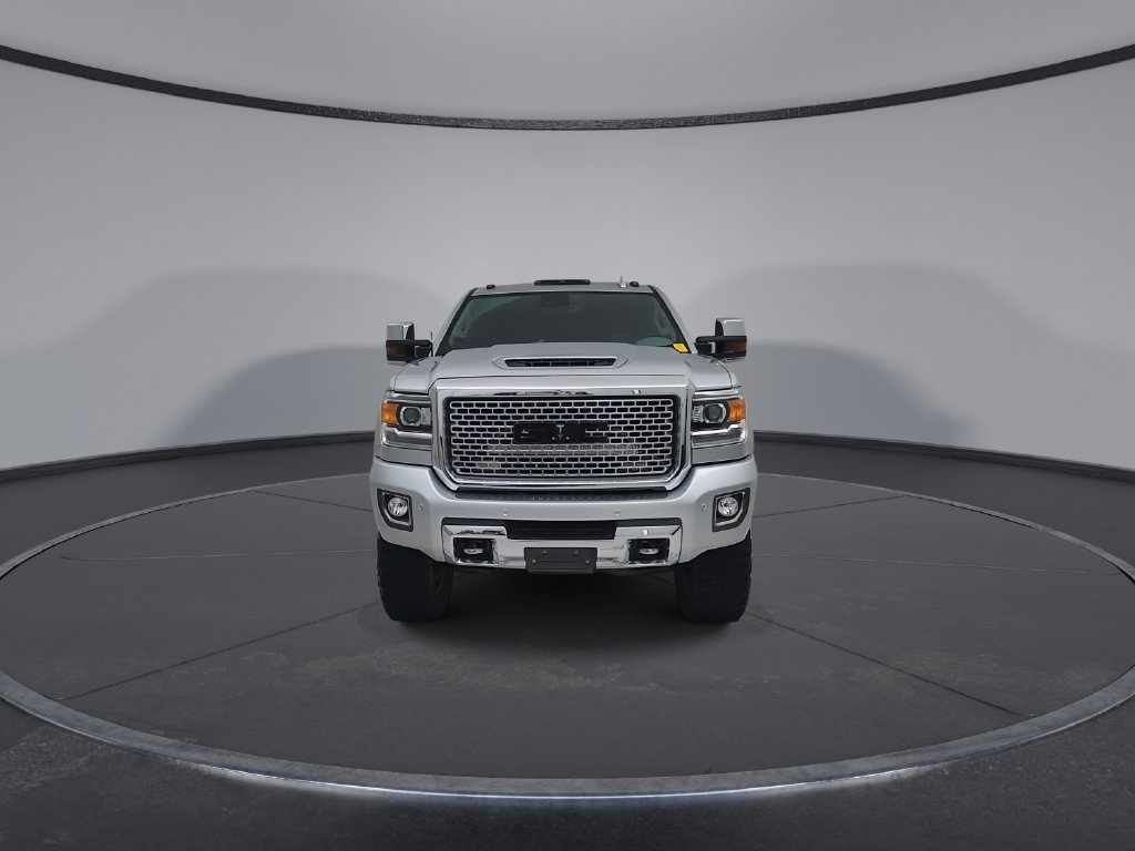 Used 2017 GMC Sierra 2500 Denali w/ Duramax Plus Package AWD/4WD image 6