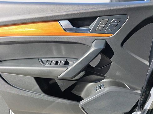 Used 2023 Audi Q5 2.0T Premium w/ Convenience Package image 22