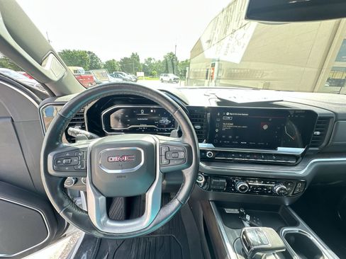 Used 2023 GMC Sierra 1500 SLT w/ SLT Premium Package AWD/4WD image 11