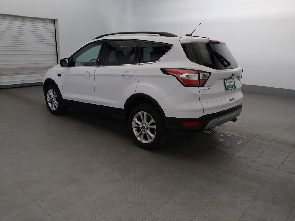 Used 2018 Ford Escape SE w/ Ford Safe & Smart Package AWD/4WD image 3