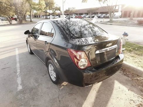 Used 2015 Chevrolet Sonic LT image 4