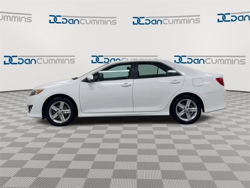 Used 2012 Toyota Camry SE image 5