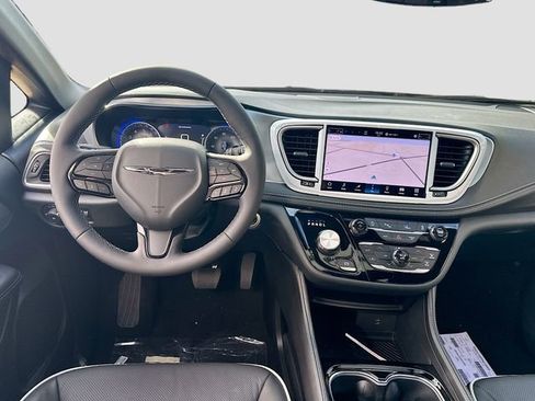 New 2026 Chrysler Pacifica Limited w/ S Appearance Package image 25