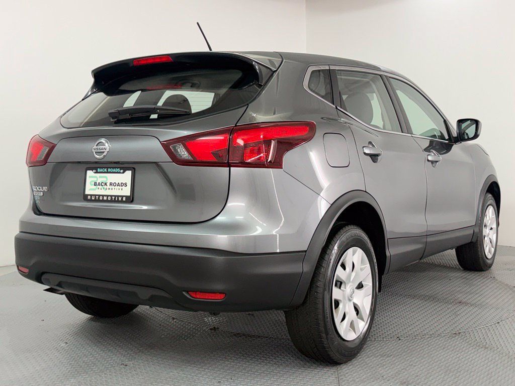 Used 2018 Nissan Rogue Sport S FWD image 9
