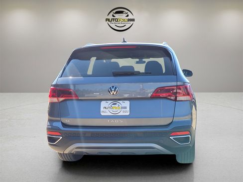 Used 2024 Volkswagen Taos SE image 6
