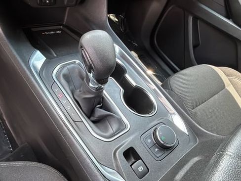 Used 2022 Chevrolet Traverse LT FWD image 29