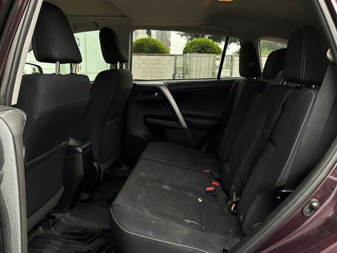 Used 2017 Toyota RAV4 XLE AWD/4WD image 11