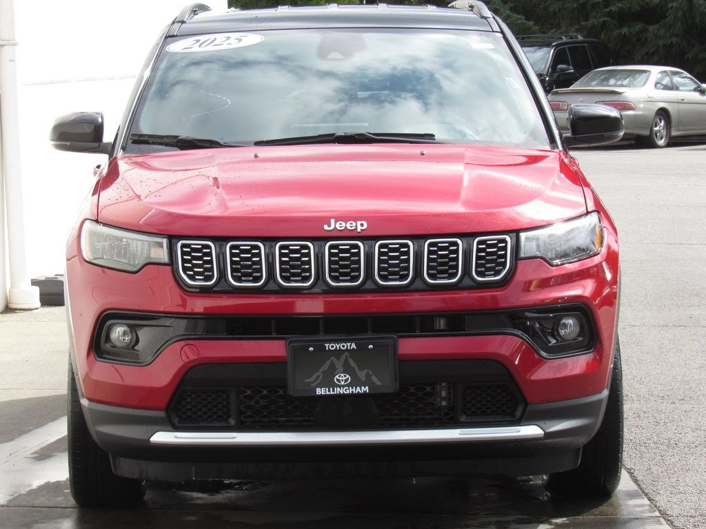 Used 2025 Jeep Compass Limited AWD/4WD image 3