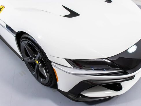 Certified 2025 Ferrari 12Cilindri RWD image 12