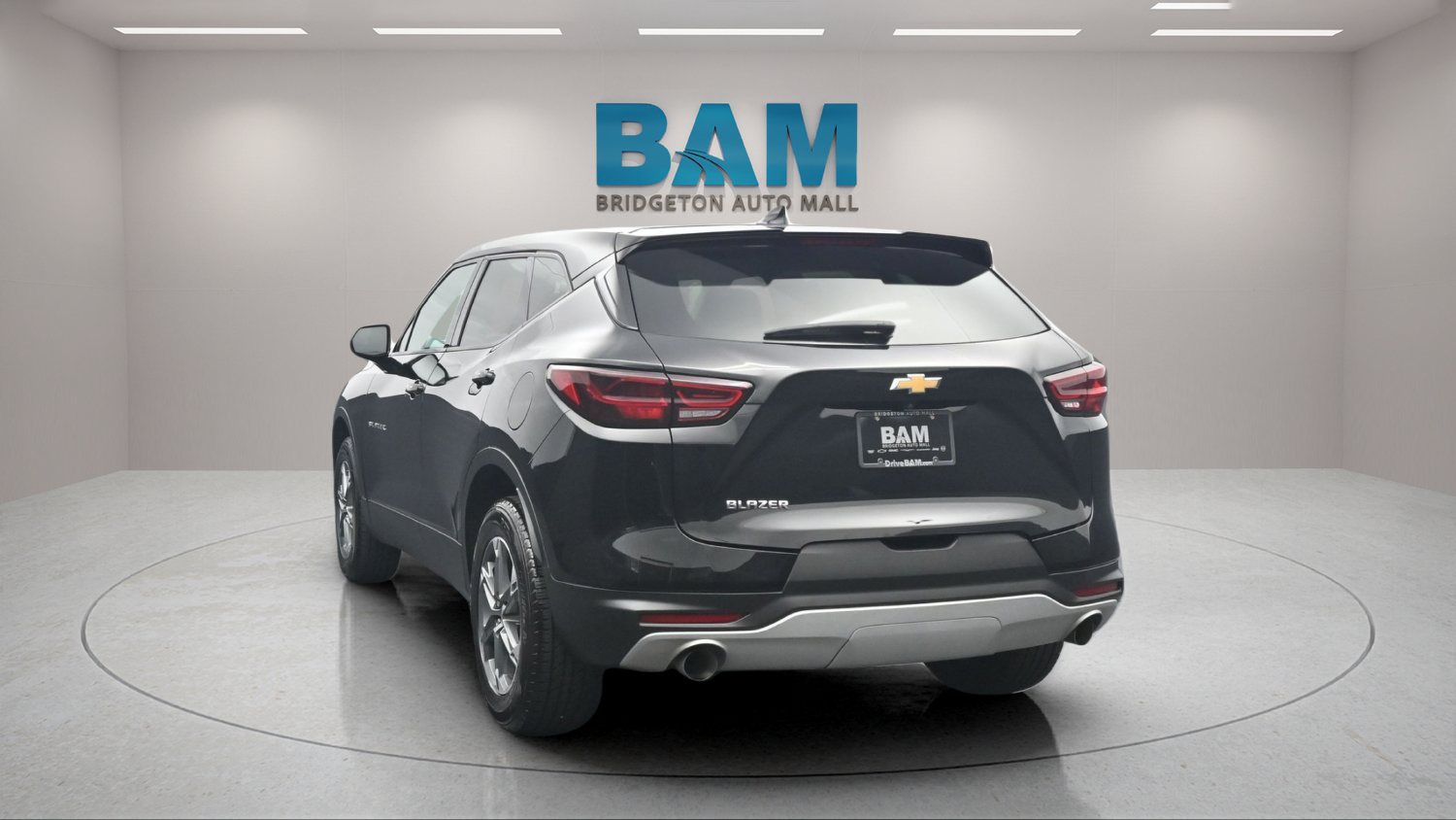 Used 2025 Chevrolet Blazer LT FWD image 4