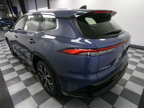 New 2025 Toyota Crown Signia image 9