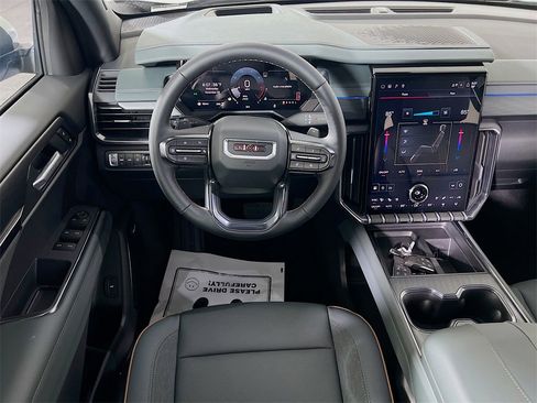 New 2026 GMC Acadia AT4 w/ Luxury Package image 18