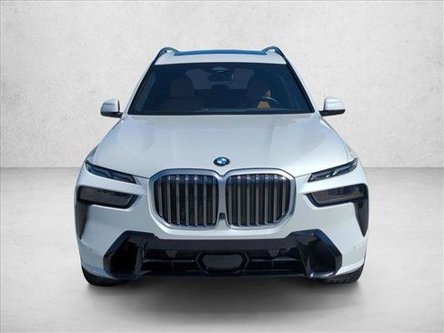 Used 2023 BMW X7 xDrive40i w/ M Sport Package image 2