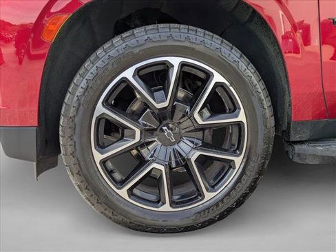Used 2022 Chevrolet Tahoe RST w/ Luxury Package image 29