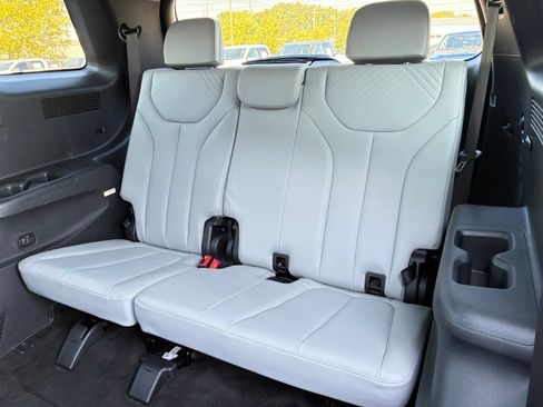 Used 2024 Hyundai Palisade SEL FWD image 16
