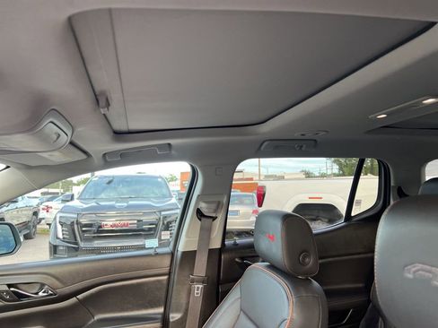 Certified 2022 GMC Acadia AT4 image 14