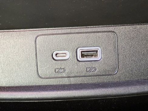 Used 2024 Cadillac XT4 Premium Luxury image 16