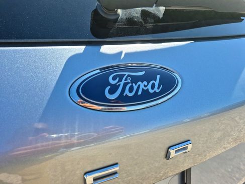 Used 2022 Ford Escape SE FWD image 13