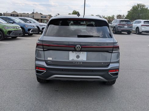 Used 2025 Volkswagen Taos SEL AWD/4WD image 4