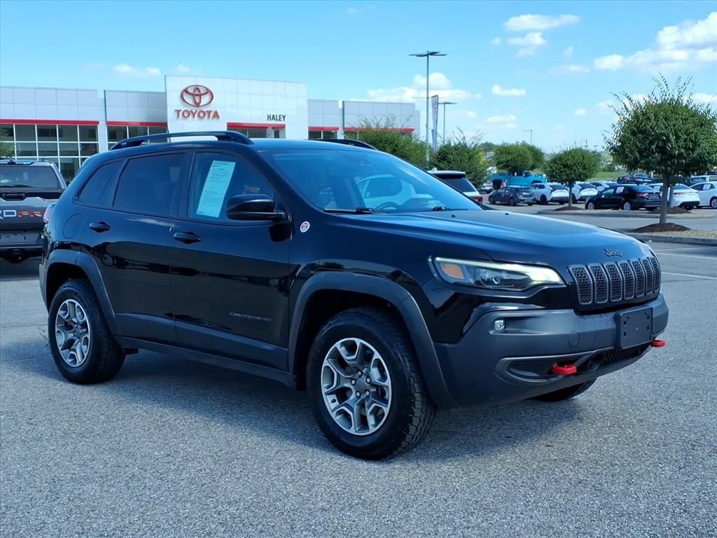 Used 2022 Jeep Cherokee Trailhawk w/ Comfort/Convenience Group AWD/4WD image 2