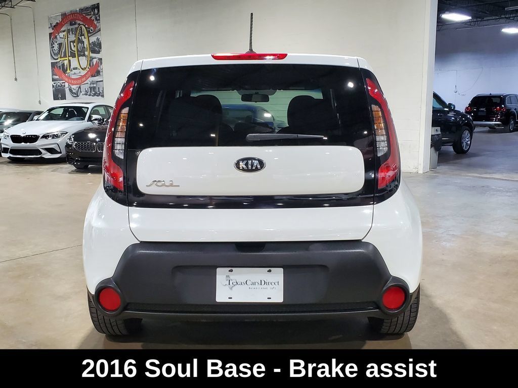 Used 2016 Kia Soul FWD image 11