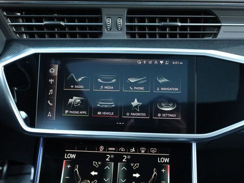 Used 2022 Audi RS 7 Sportback w/ RS 7 Executive Package image 39