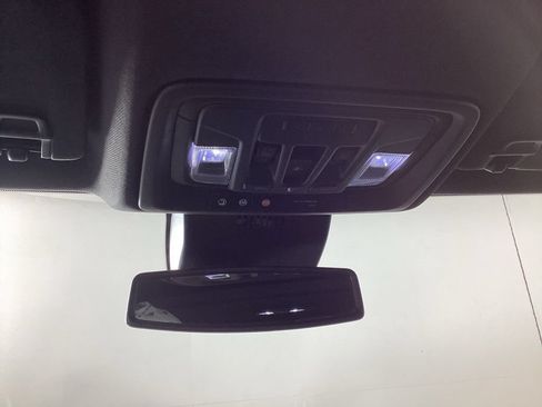Used 2022 Chevrolet Silverado 1500 High Country w/ High Country Premium Package AWD/4WD image 18