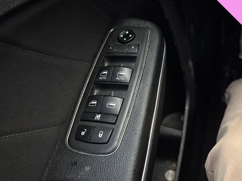 Used 2021 Dodge Charger SXT image 9